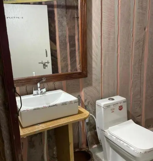 バルコニー付きスタンダードトリプルルーム, Diamond Guest House