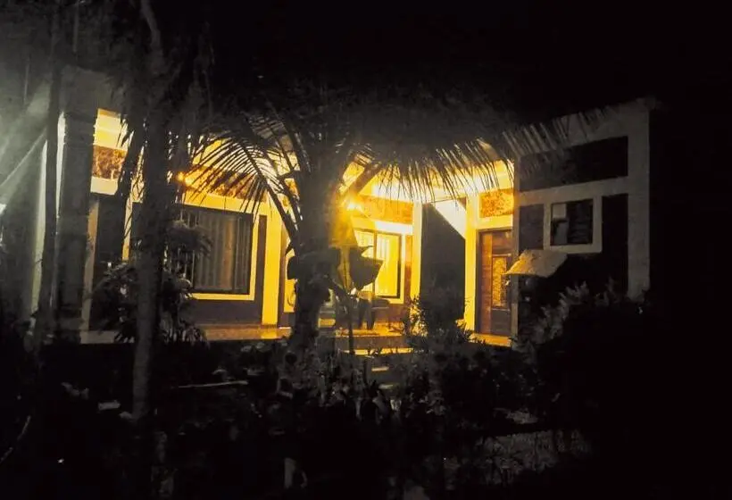 スタンダードルーム, Gangotri Cafe And Rooms