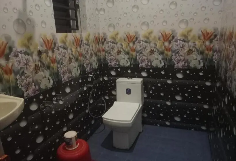 バルコニー付きスタンダードトリプルルーム, Gangotri Cafe And Rooms