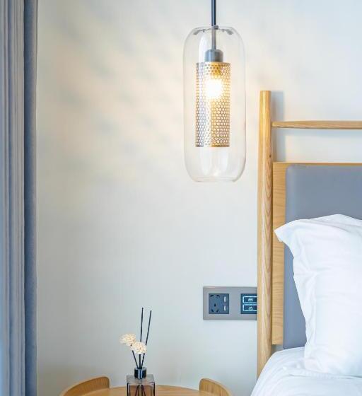 이그제큐티브 룸 킹사이즈 침대, Shanghai T Plus Hotel Residence