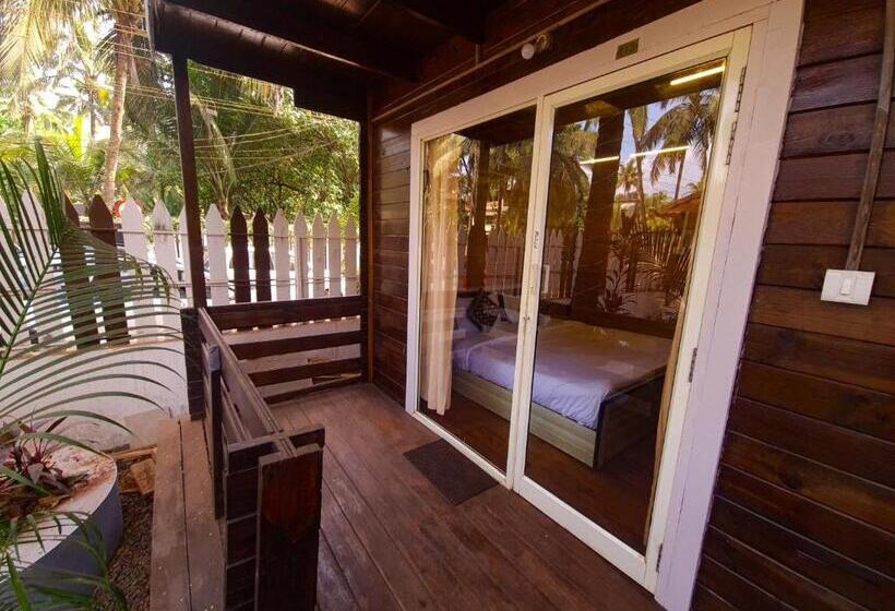 Suite z Balkonem, Beachwalk Retreat   Within 100 Metres From Morjim Beach