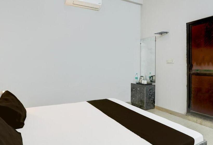 三人经典房间, Oyo Flagship Highway 34