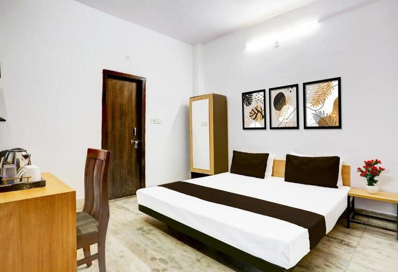 Трехместный Номер Классика, Super Hotel Oo Hotel Shyam Residency Near Samaypur Badli Metro