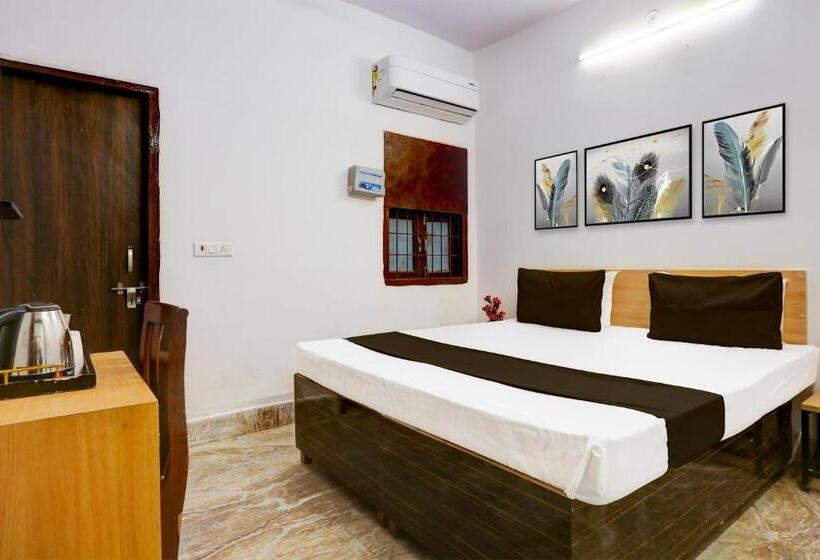Трехместный Номер Классика, Super Hotel Oo Hotel Shyam Residency Near Samaypur Badli Metro