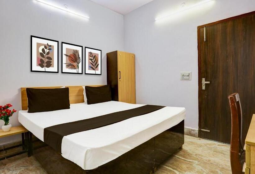 Трехместный Номер Классика, Super Hotel Oo Hotel Shyam Residency Near Samaypur Badli Metro