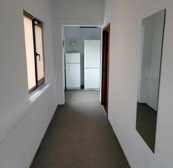 标准三人间, Vila Dalex