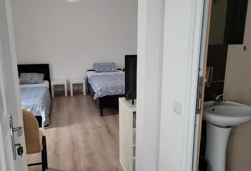 四人标准间, Vila Dalex