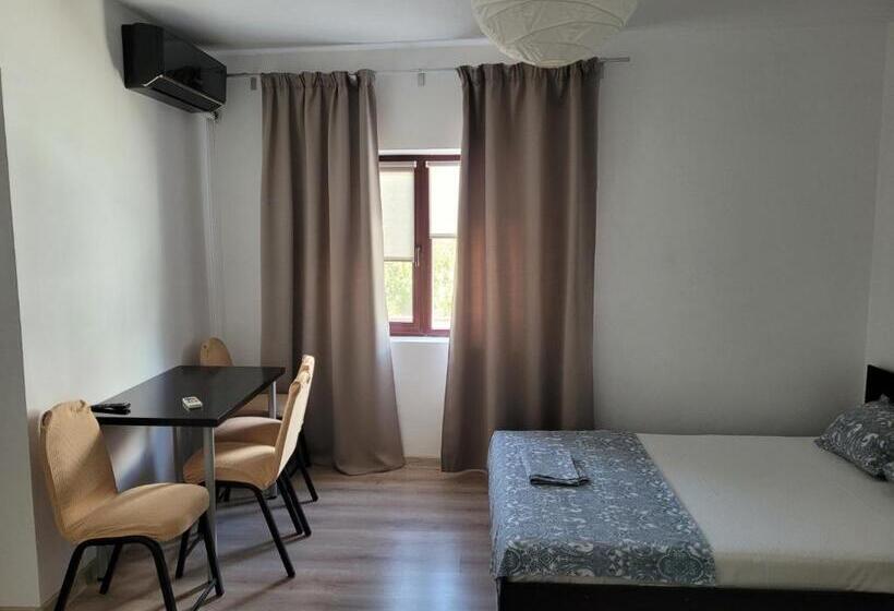 四人标准间, Vila Dalex