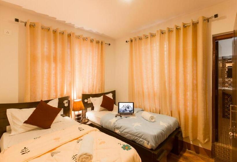 غرفة قياسية, Flock Kathmandu