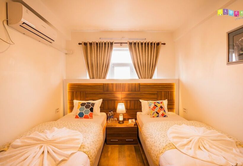 غرفة قياسية, Flock Kathmandu