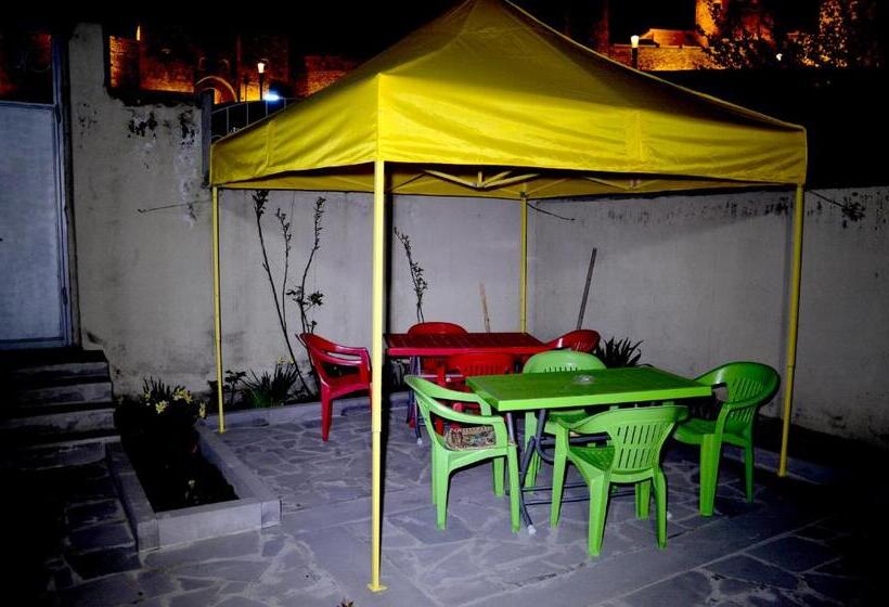 اتاق استاندارد با چشمانداز باغ, Light House Old City