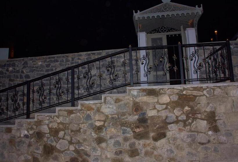 اتاق استاندارد با چشمانداز, Light House Old City