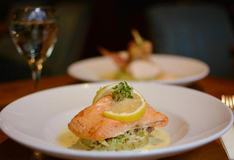 デラックスルーム, Rooms At Rue