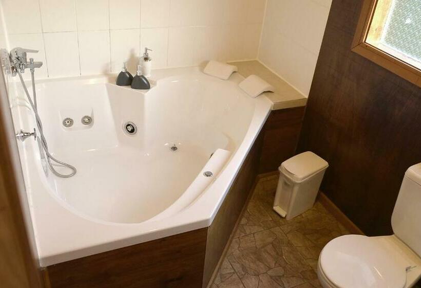 غرفة قياسية مزوَّدة بجاكوزي, Boutique Antukenu