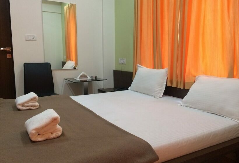 חדר דלוקס, Shivas Inn