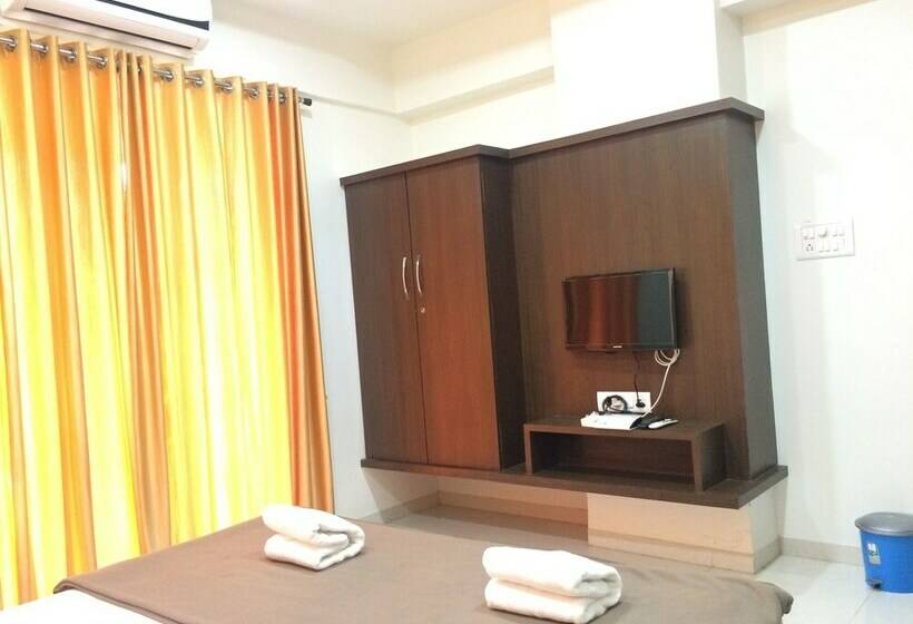 חדר דלוקס, Shivas Inn