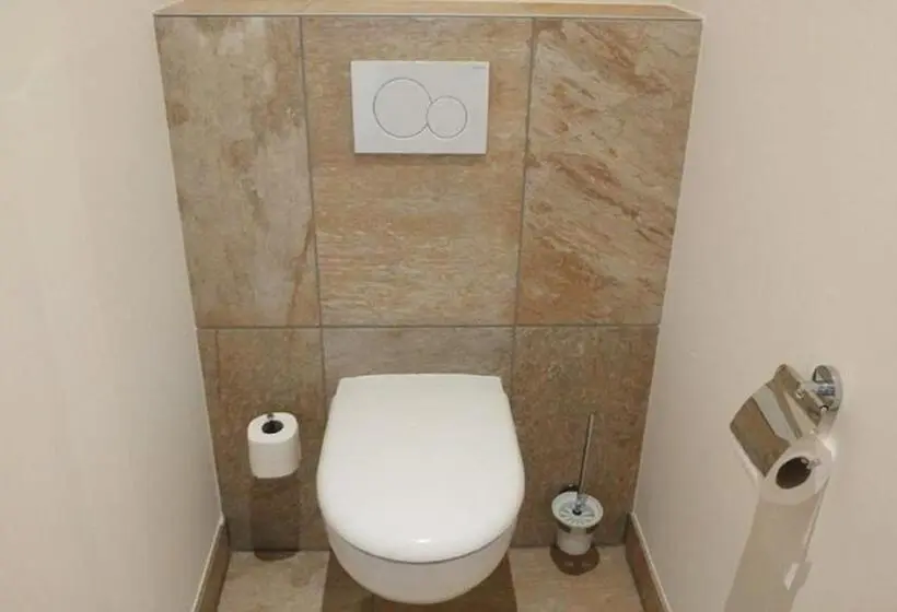 Standard Kolmen Hengen Huone, Weinhotel Rieder