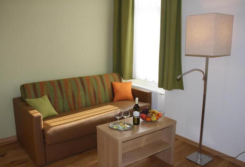 חדר סטנדרט לשלושה, Weinhotel Rieder