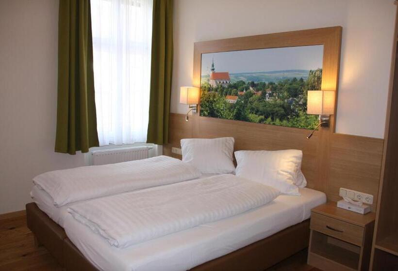 חדר סטנדרט לשלושה, Weinhotel Rieder