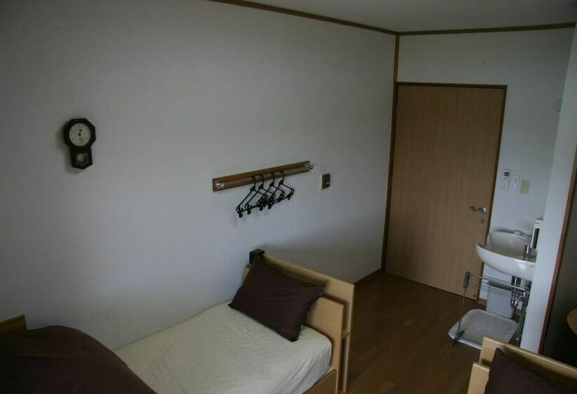 חדר אקונומי, Youth Guest House Atoma   Hostel