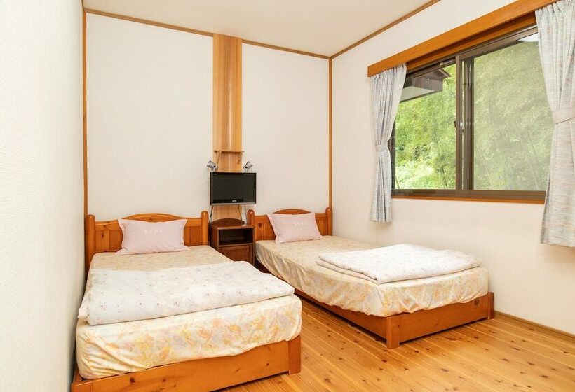 חדר אקונומי, Youth Guest House Atoma   Hostel