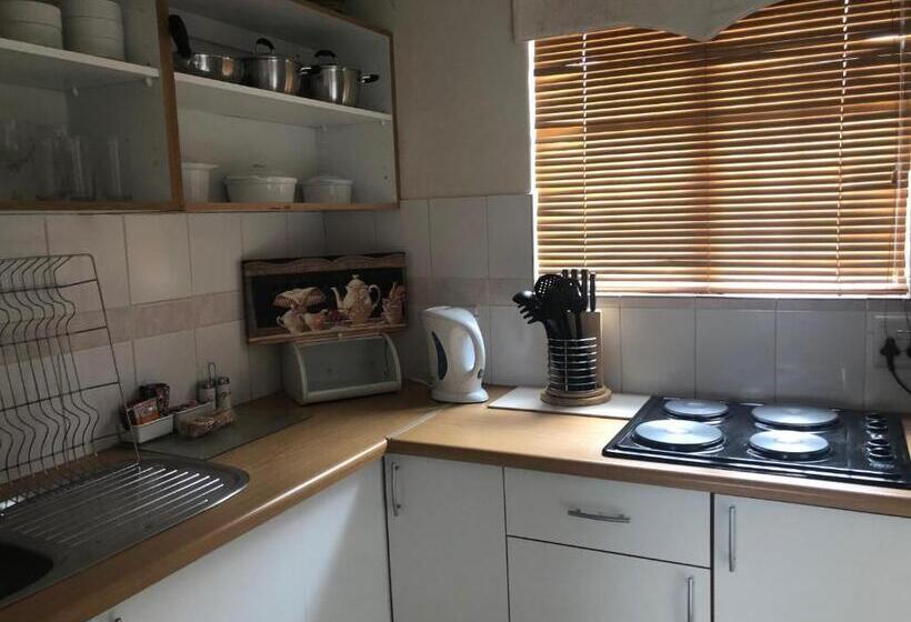 家庭间, Acacia Westdene B&b