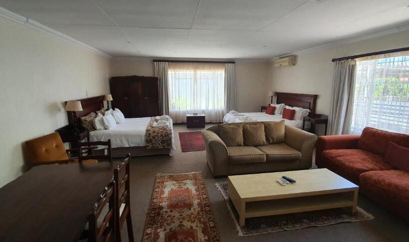 Семейный Номер, Acacia Westdene B&b