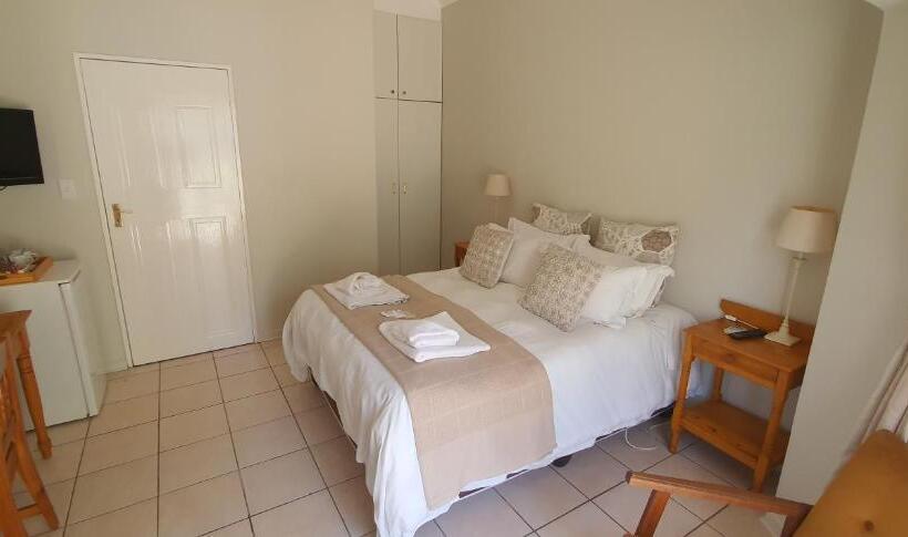 标准房带园景, Acacia Westdene B&b