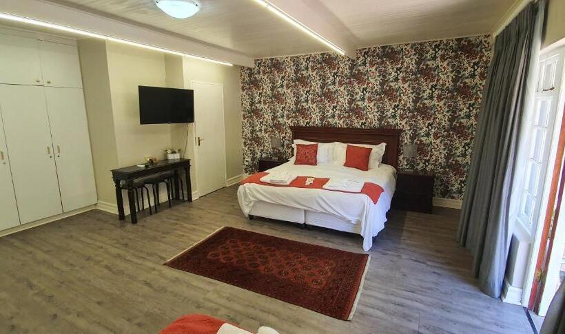 标准三人间, Acacia Westdene B&b