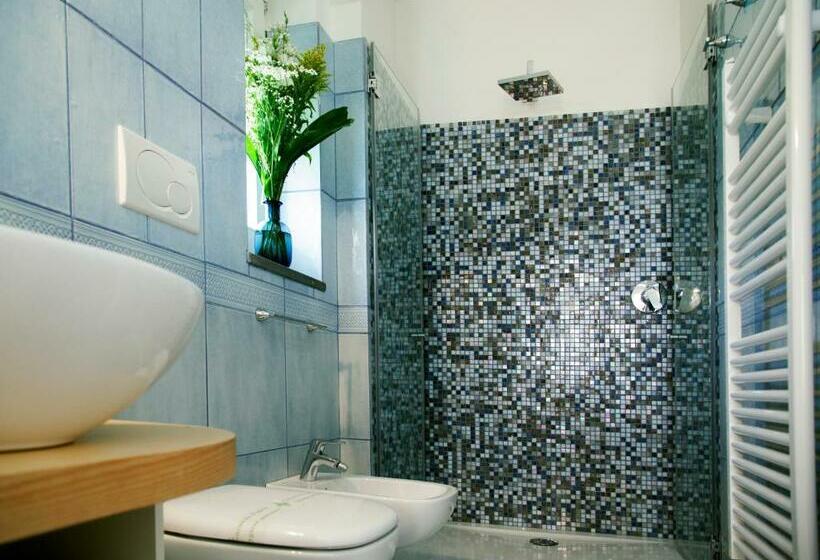 غرفة عائلية, Antonio Massa Lubrense