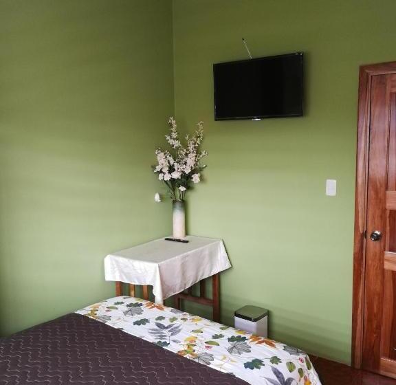 Deluxe Kamer, Chapelet Hostal