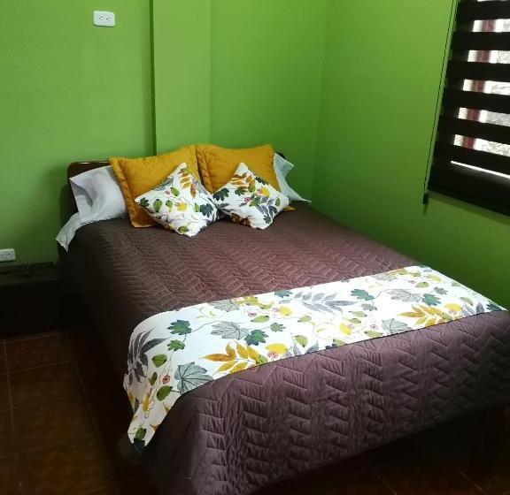 Deluxe Kamer, Chapelet Hostal