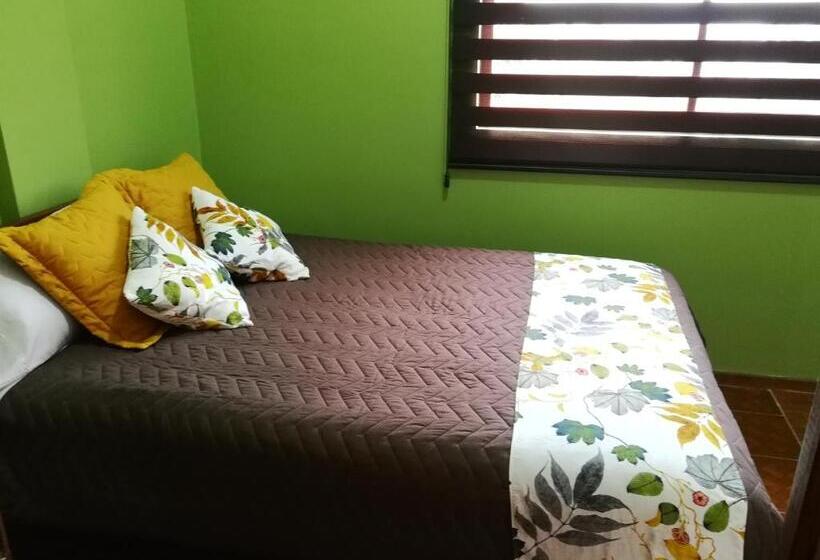 디럭스 룸, Chapelet Hostal