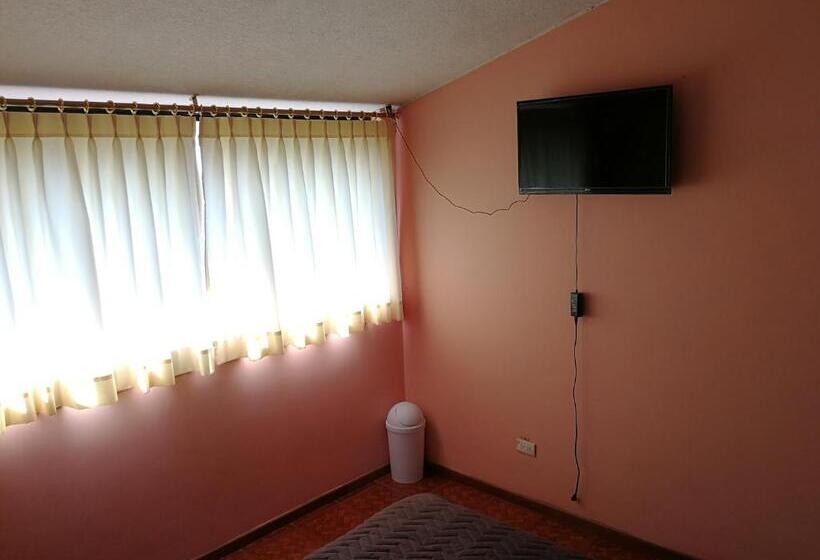 Economy Kamer, Chapelet Hostal