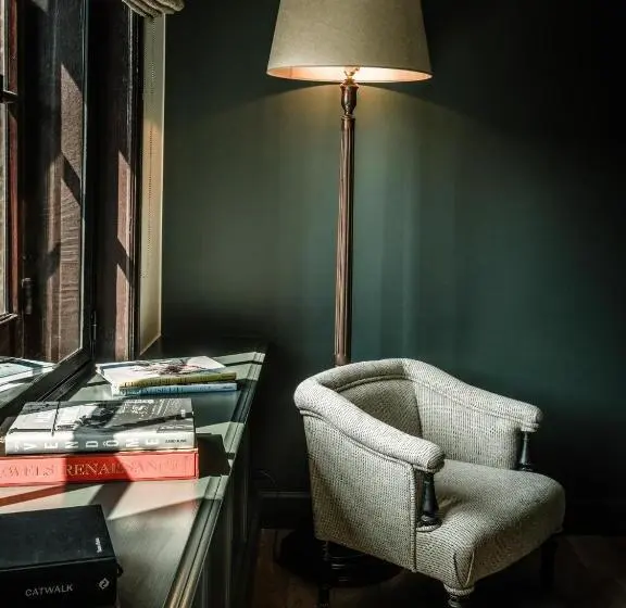 Duplex-sviitti, 1898 The Post