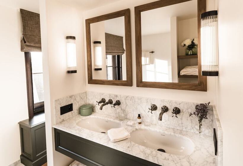 Люкс, 1898 The Post