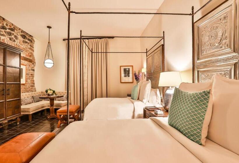 جناح جونيور, Banyan Tree Puebla