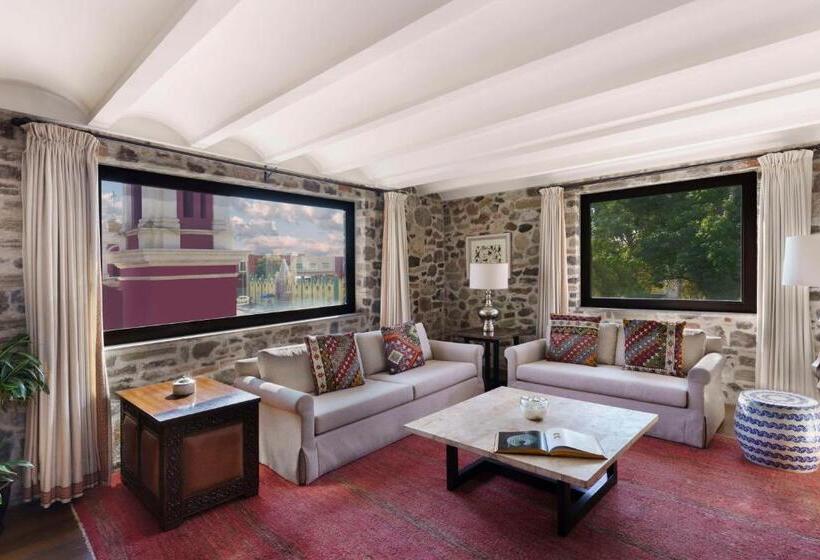 جناح, Banyan Tree Puebla