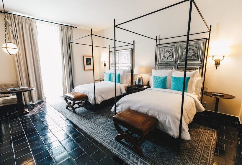 جناح جونيور, Banyan Tree Puebla