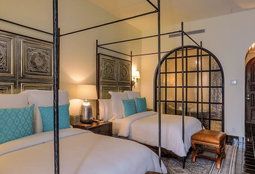 جناح جونيور, Banyan Tree Puebla