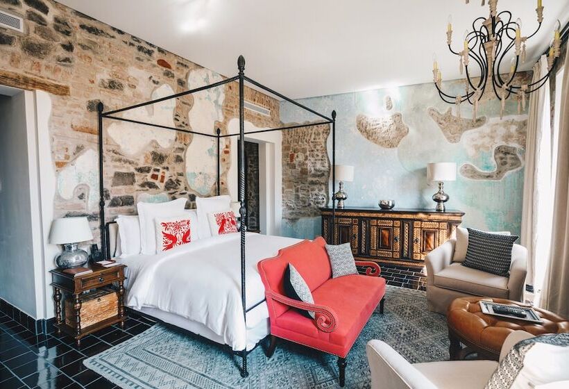 جناح جونيور, Banyan Tree Puebla