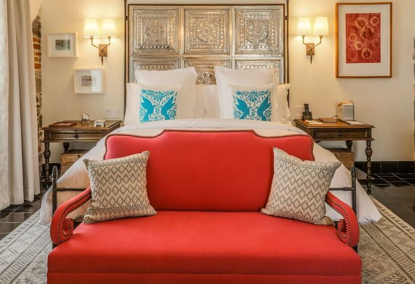 جناح جونيور, Banyan Tree Puebla