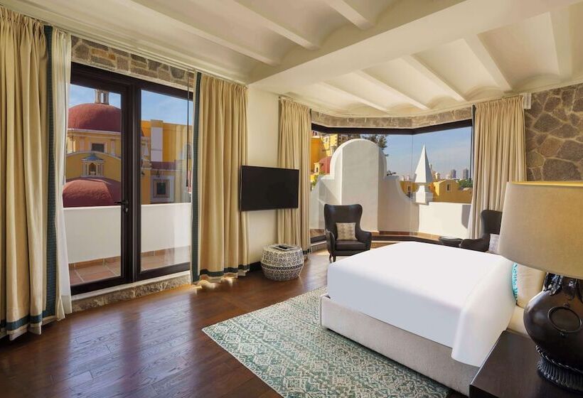 جناح, Banyan Tree Puebla