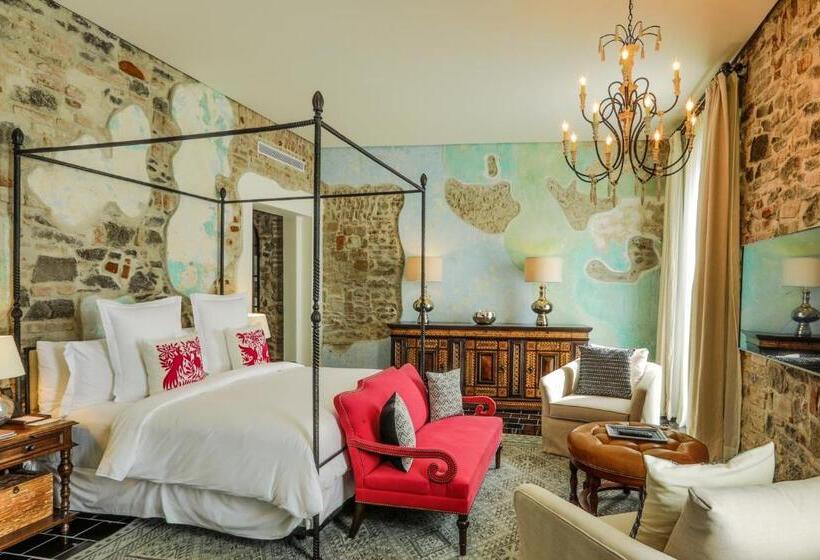 جناح جونيور, Banyan Tree Puebla