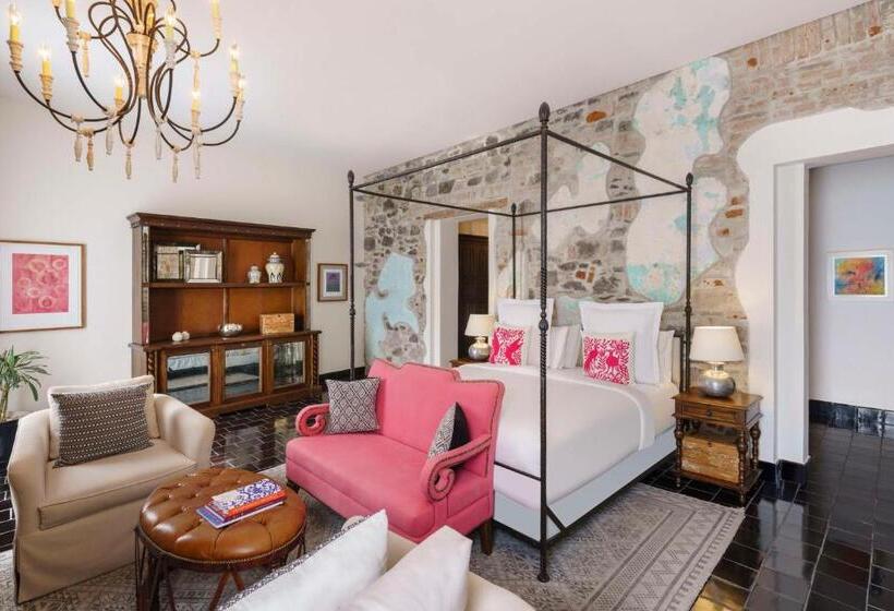 جناح جونيور, Banyan Tree Puebla