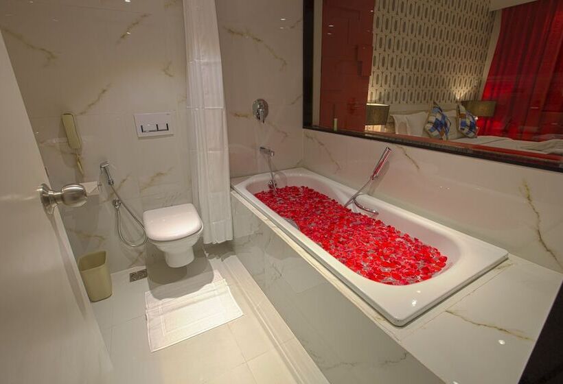 جناح إدارى, Hash Six Hotels