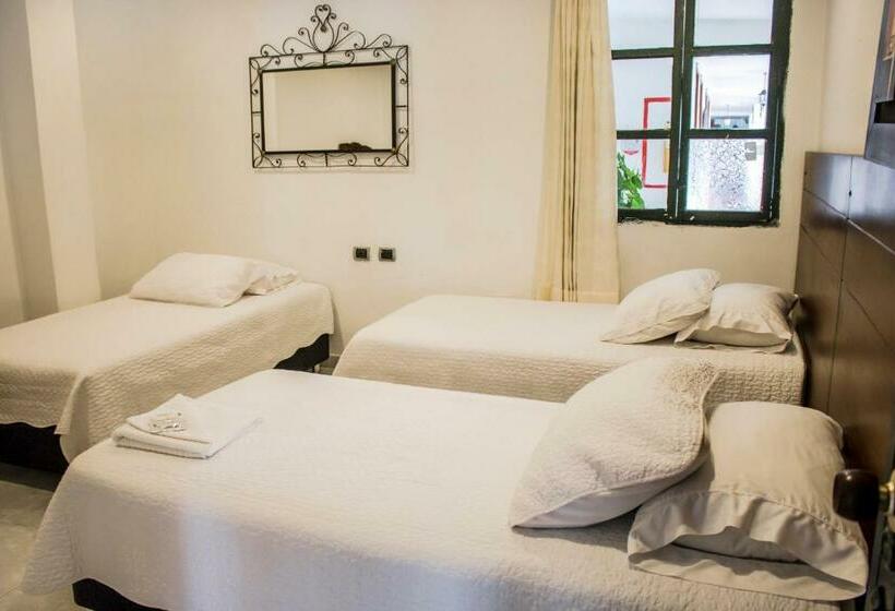 舒适三人间, Los Portales Inn