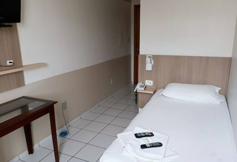 חדר דלוקס יחיד, Romanville