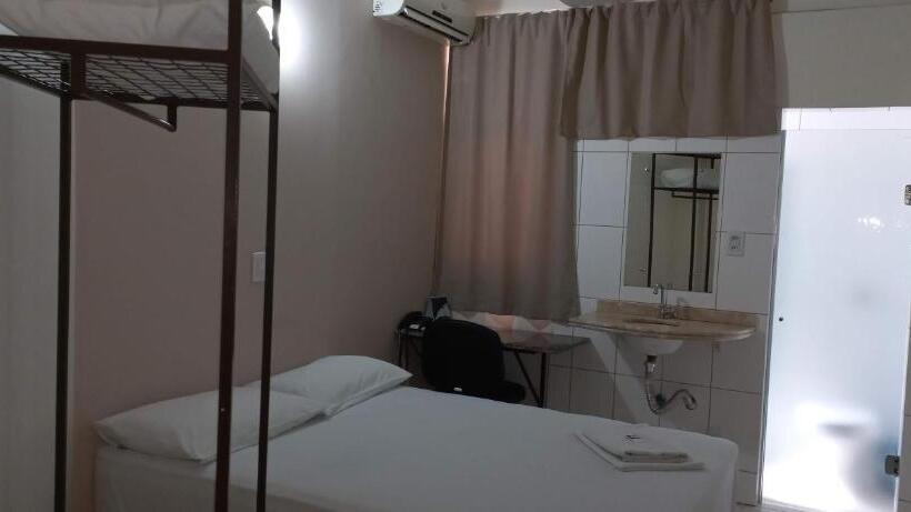 חדר דלוקס, Romanville