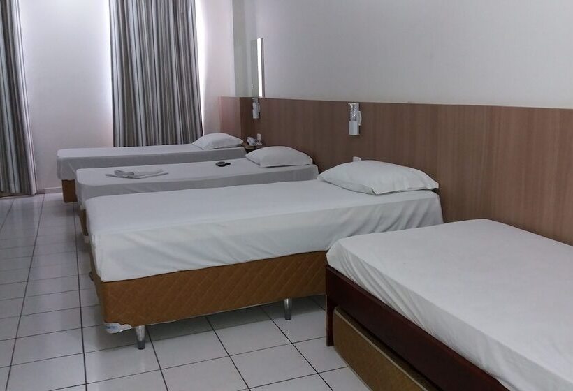 חדר סטנדרט לארבעה, Romanville